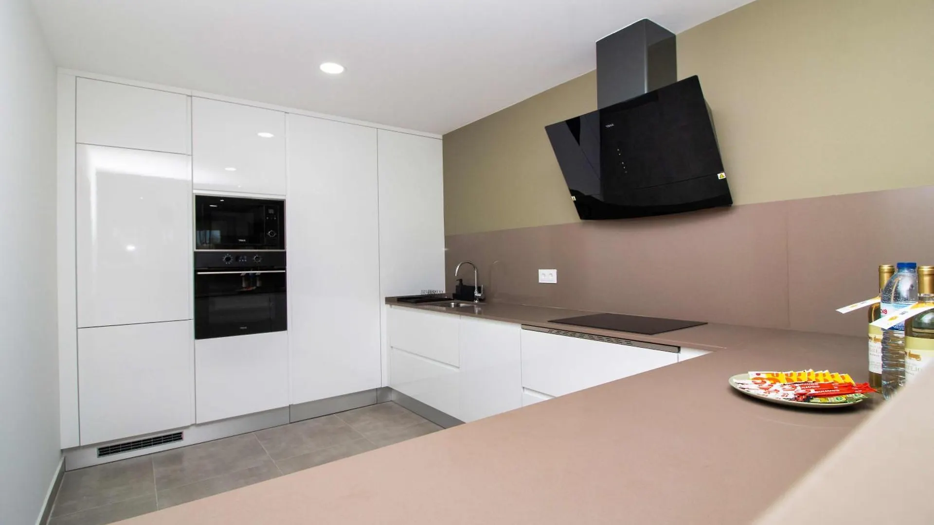 Orada 25 House - Luxurious & Games Room & Privat Pool & Gym Albufeira