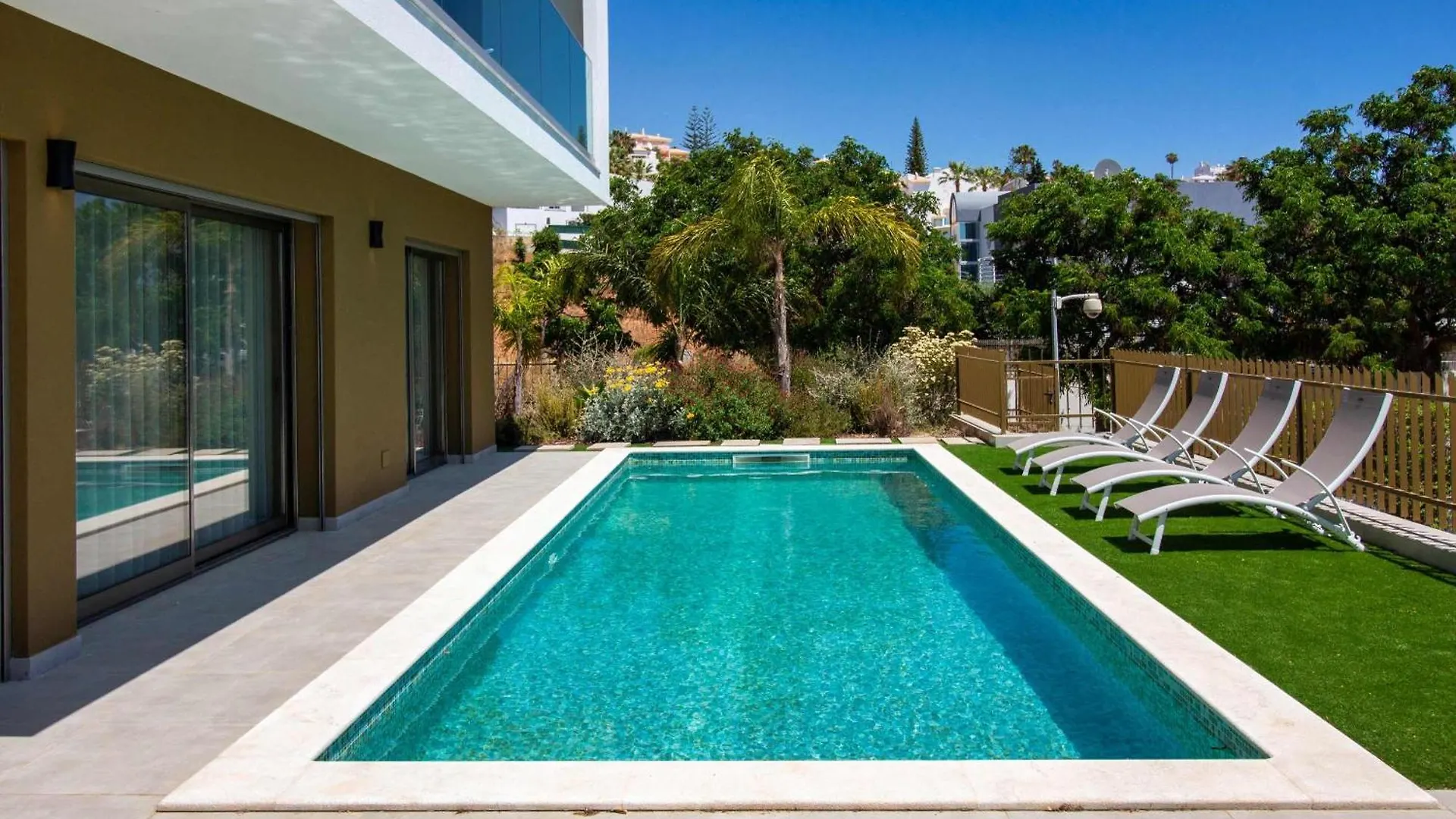 Orada 25 House - Luxurious & Games Room & Privat Pool & Gym Albufeira