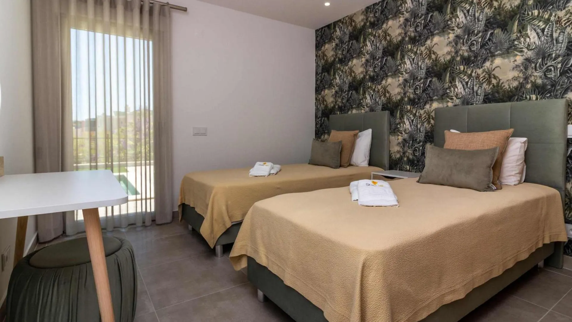 Orada 25 House - Luxurious & Games Room & Privat Pool & Gym Albufeira 0*,  Portugal